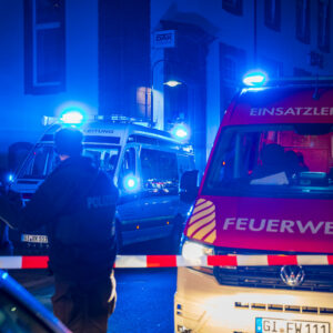 Horror-Fahrt in Menschenmenge: Auto rast in Passanten – ein grausames Detail sorgt für Entsetzen