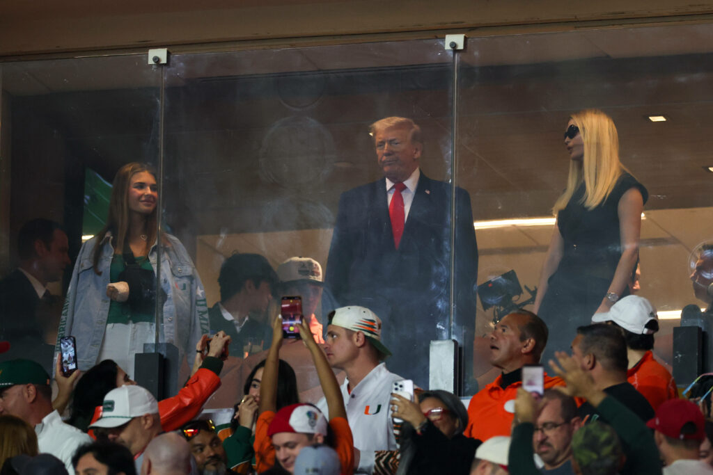 Brisante Petition erreicht neue Dimension – was jetzt auf Donald Trump zukommen könnte