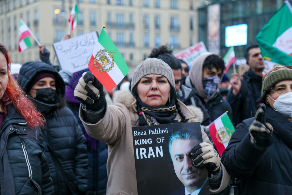 Kanzlerstatement schockt: Merz rechnet mit schnellem Ende der Mullahs