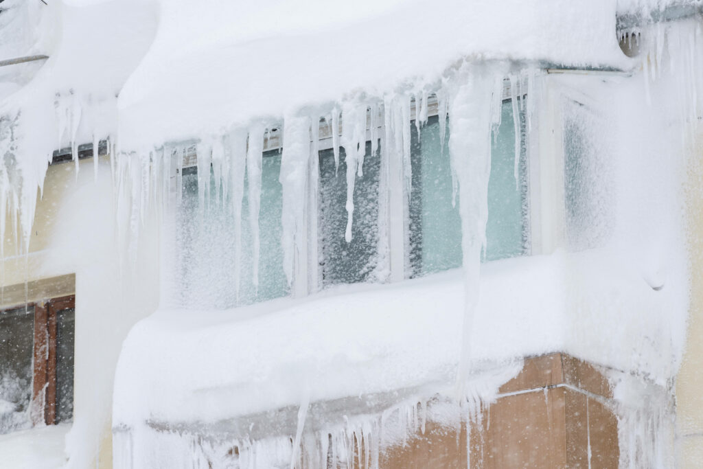 Schnee-Chaos in dieser Stadt: Mehrere Tote, der Schnee reicht bis zum neunten Stock !