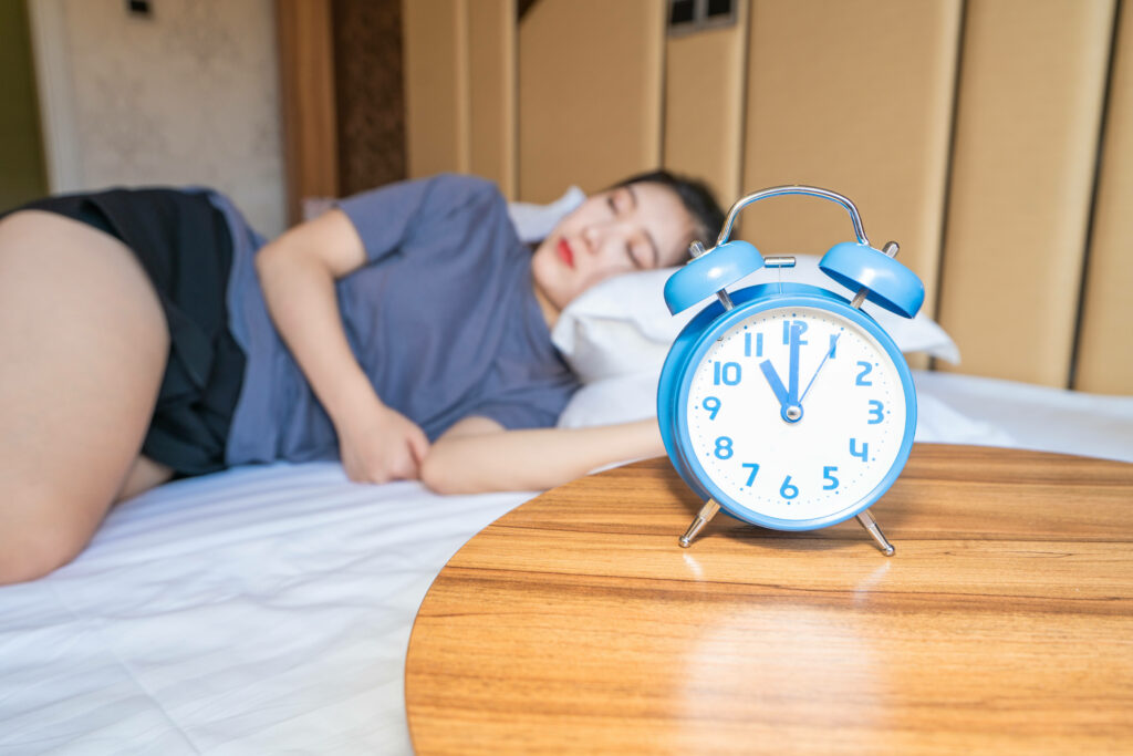 Schockwarnung: Warum der 5-Uhr-Hype deine Gesundheit sabotiert