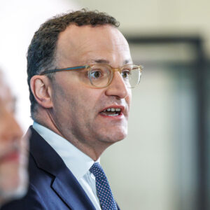 Ab Juli fast 500 Euro mehr Diät – Spahn will gigantische Gehaltserhöhung für Abgeordnete!