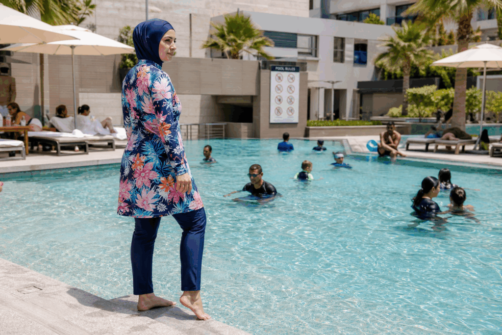 Burkini-Streit im Hotel: Entwürdigung am Pool löst Empörung aus!