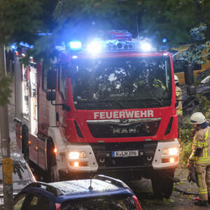 Drama in deutscher Behörde: Mann legt Feuer und greift Mitarbeiterin an