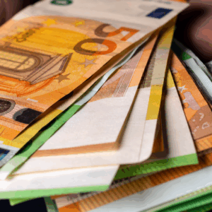 EU schränkt Bargeldzahlungen ab nächstem Jahr ein – Die neue Obergrenze schockiert Millionen!
