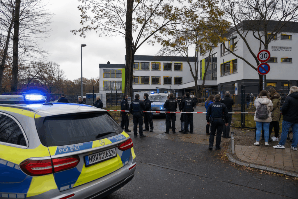 Großeinsatz an deutschem Gymnasium: Vier Schwerverletzte – was passiert ist