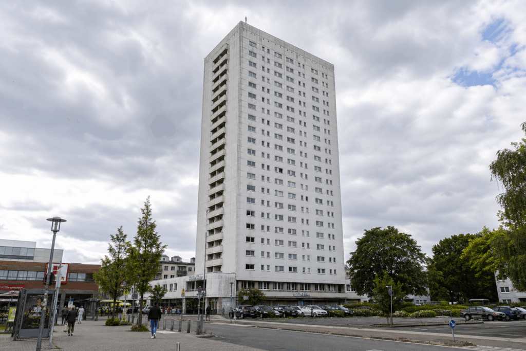 Großeinsatz in deutscher Stadt: Polizei stürmt 242 Wohnungen – der Grund schockiert
