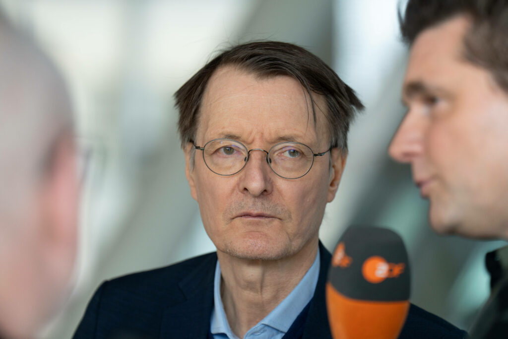 Spott und Häme: Kanzler Merz macht sich mit Posting lächerlich