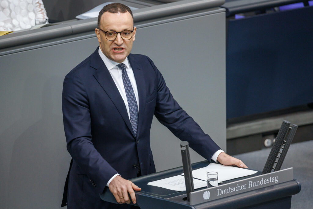 Trotz Rücktritt: So viel Geld erhält Jens Spahn monatlich