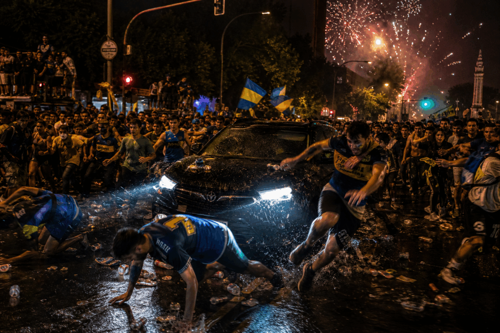 WM 2026: Fahrer von jubelnden Fans zu Tode geprügelt, als er durch die Feier fuhr!
