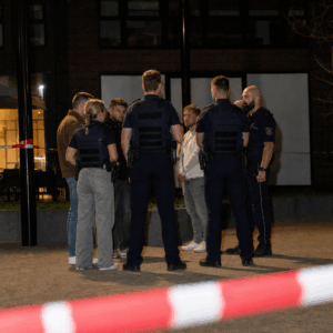 Schüsse: Mann (41) schwer verletzt – Gezielter Angriff vor Restaurant schockiert Deutschland!