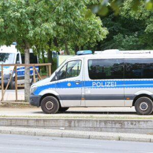 Schwert-Angriff an Schule – mehrere Menschen verletzt