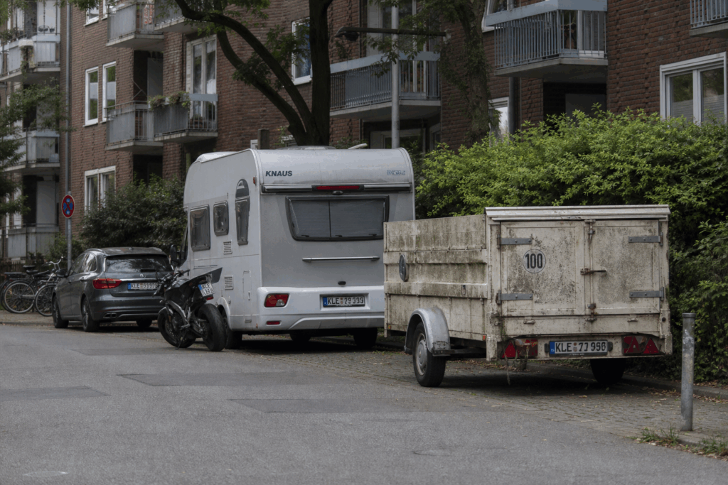 So lange dürfen Fremde Autos wirklich vor deinem Haus stehen!